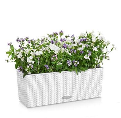 BALCONERA Cottage 50 hvit balkongkasse blomsterkasse selvvanningskasse gelender rekkverk terrasse balkong interiør lechuza selvvanning.jpg