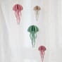 Lovi jellyfish manet maneter grønn rosa naturlig trefarge dekor dekorasjon dekorelement interiør blomsterkasseriet 5s kopi.jpg