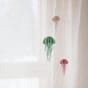Lovi jellyfish manet maneter grønn rosa naturlig trefarge dekor dekorasjon dekorelement interiør blomsterkasseriet 9dd kopi.jpg