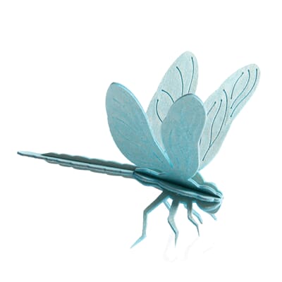 Lovi øyenstikker dragonfly lyseblå blå dekor interiør insekt.jpeg