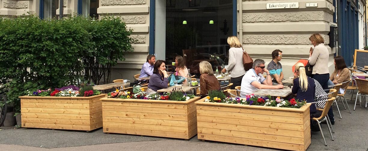 Isolerte blomsterkasser sibirsk lerk uteservering. blomsterkasseriet. blomsterkasse, plantekasse, plantekasser..jpg