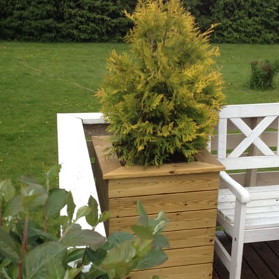 stor solid isolert blomsterkasse plantekasse blomsterkasser plantekasser trekasser terrasse balkong blomsterkasseriet uterom sameie uteservering tuja.