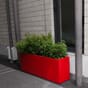 Store solide plantekasser blomsterkasser plantekasse fibersement betong rød lakkert imagein blomsterkasseriet uterom sameie bymiljø.jpg